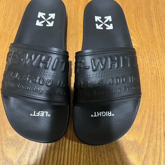 Off white slides - Picture 3 of 7